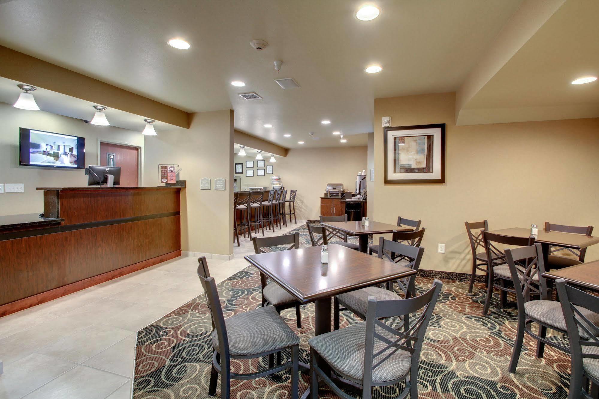 Cobblestone Inn & Suites - Schuyler Exterior foto